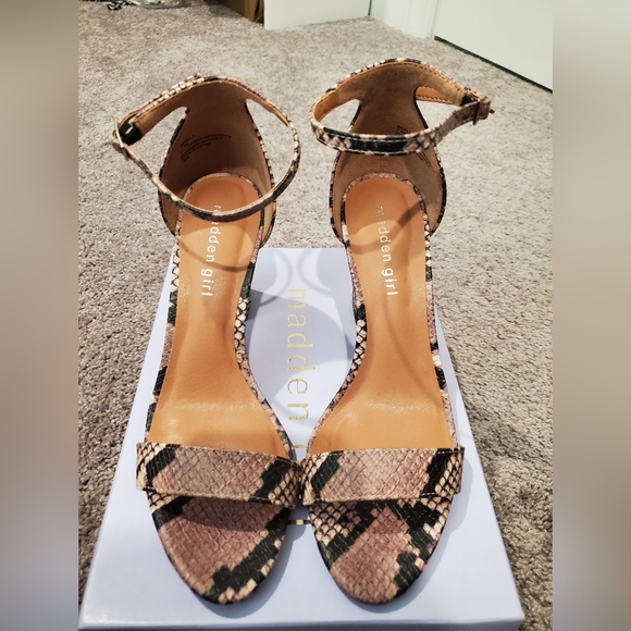 Snakeskin heels by Madden Girl - Picture 3 of 5